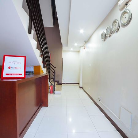 Reddoorz Near Angeles University Foundation Екстер'єр фото
