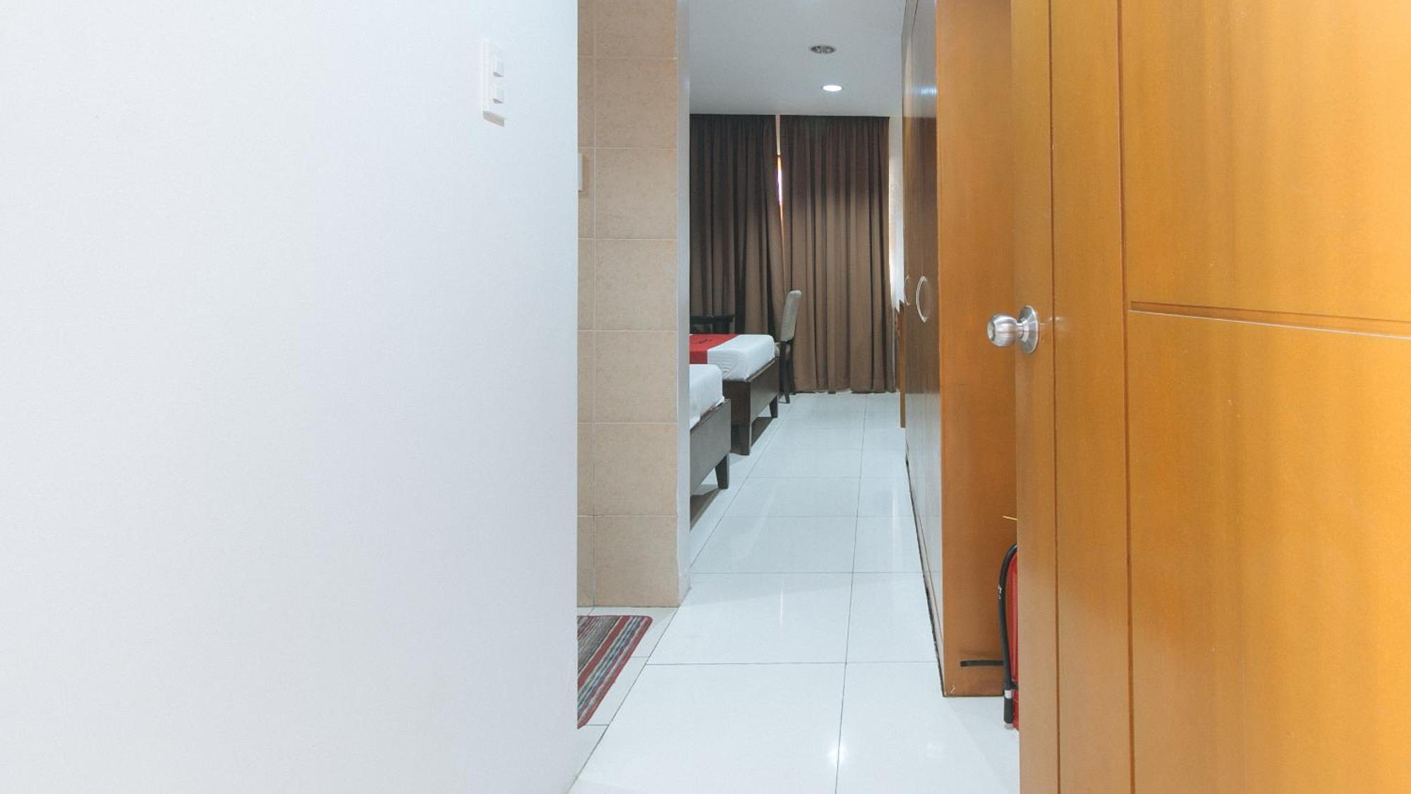 Reddoorz Near Angeles University Foundation Екстер'єр фото